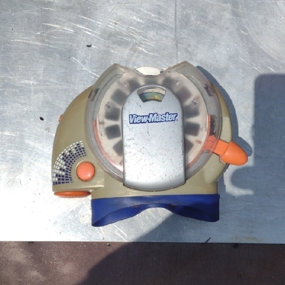 View-Master Beige and Blue Viewer - Picture 1 of 3